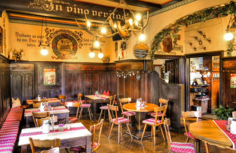 Rustikale Inneneinrichtung im Brauhaus Friedrichroda