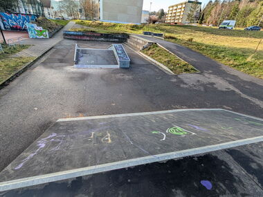 Skateanlage neben dem Bolzplatz im Wohngebiet am Schwarzbach Friedrichroda