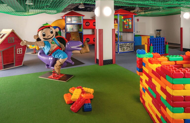 YOKI AHORN Kinderwelt © 